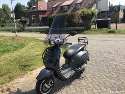 Vespa Sprint S grijs